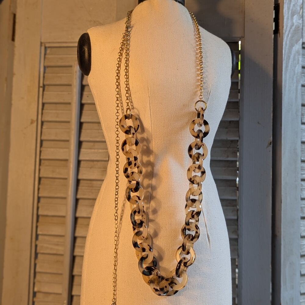 Faux tortoise shell link gold chain necklace